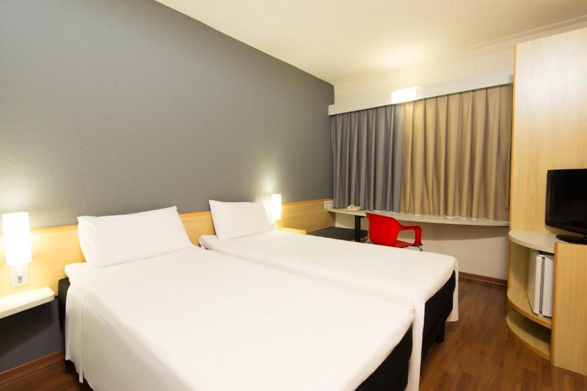 Hotel Ibis Sao Jose Dos Campos Colinas Esterno foto